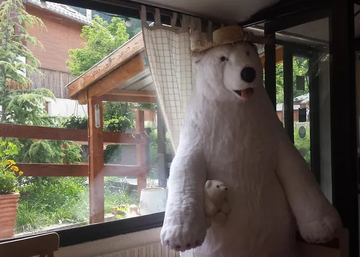 L'ours Blanc Ла-Фу